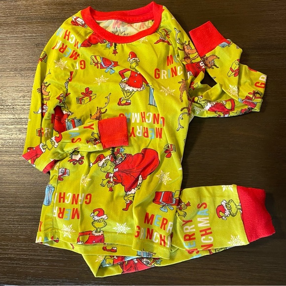 Green Grinch Merry Grinchmas long sleeve pajama set size 6 - Picture 1 of 2
